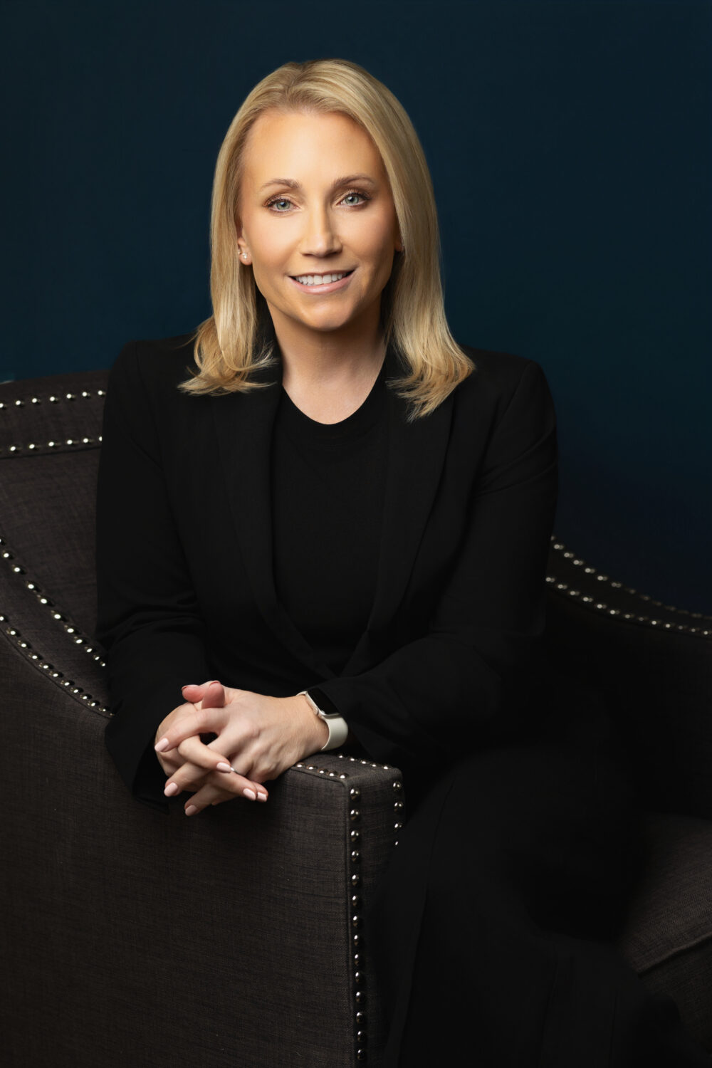 female-placeholder-logo